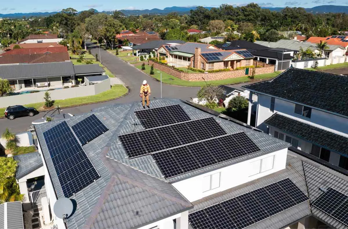 Australia: FV e batterie di quartiere diventano risorse di rete