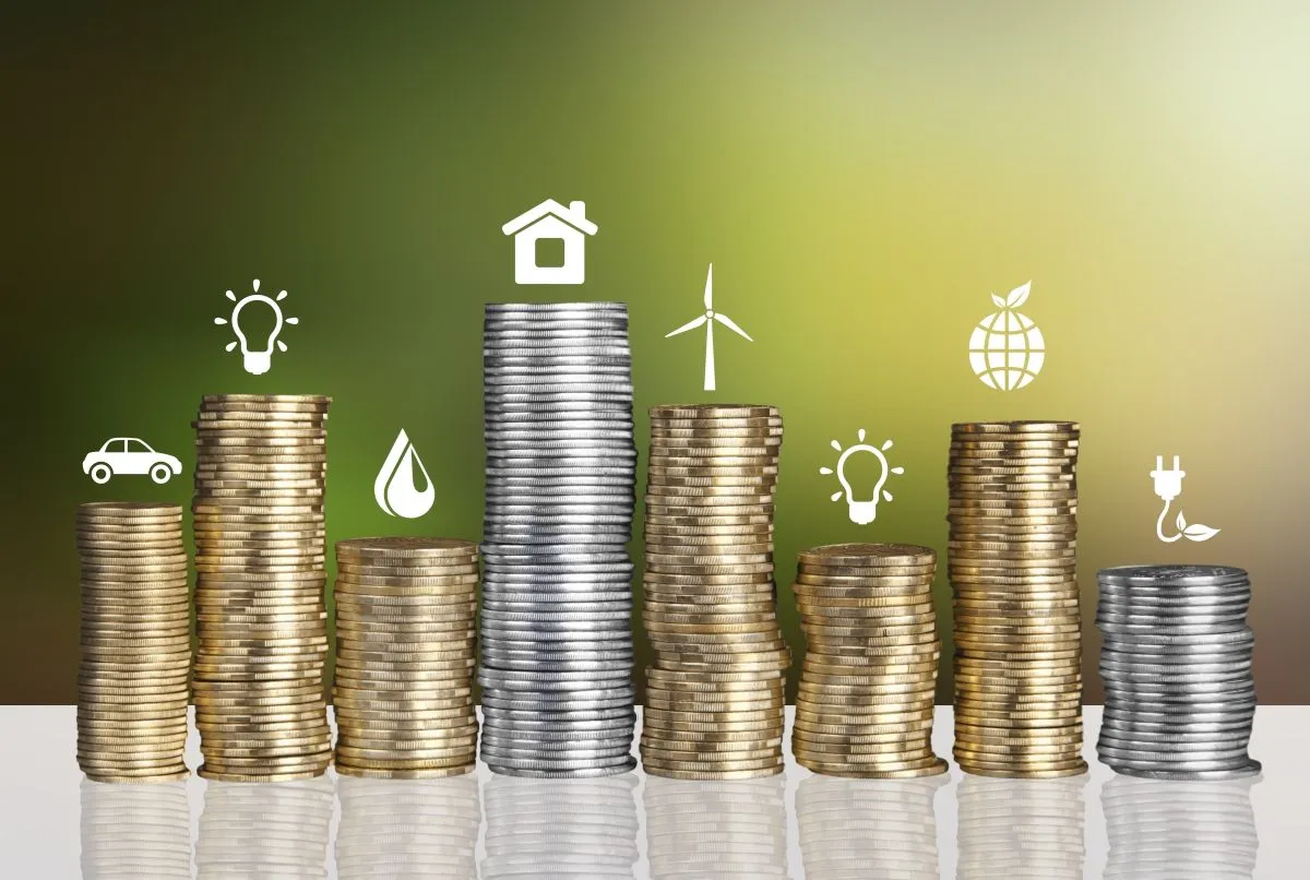 Aprono 4 bandi per transizione energetica: contributi a imprese, enti pubblici e CER